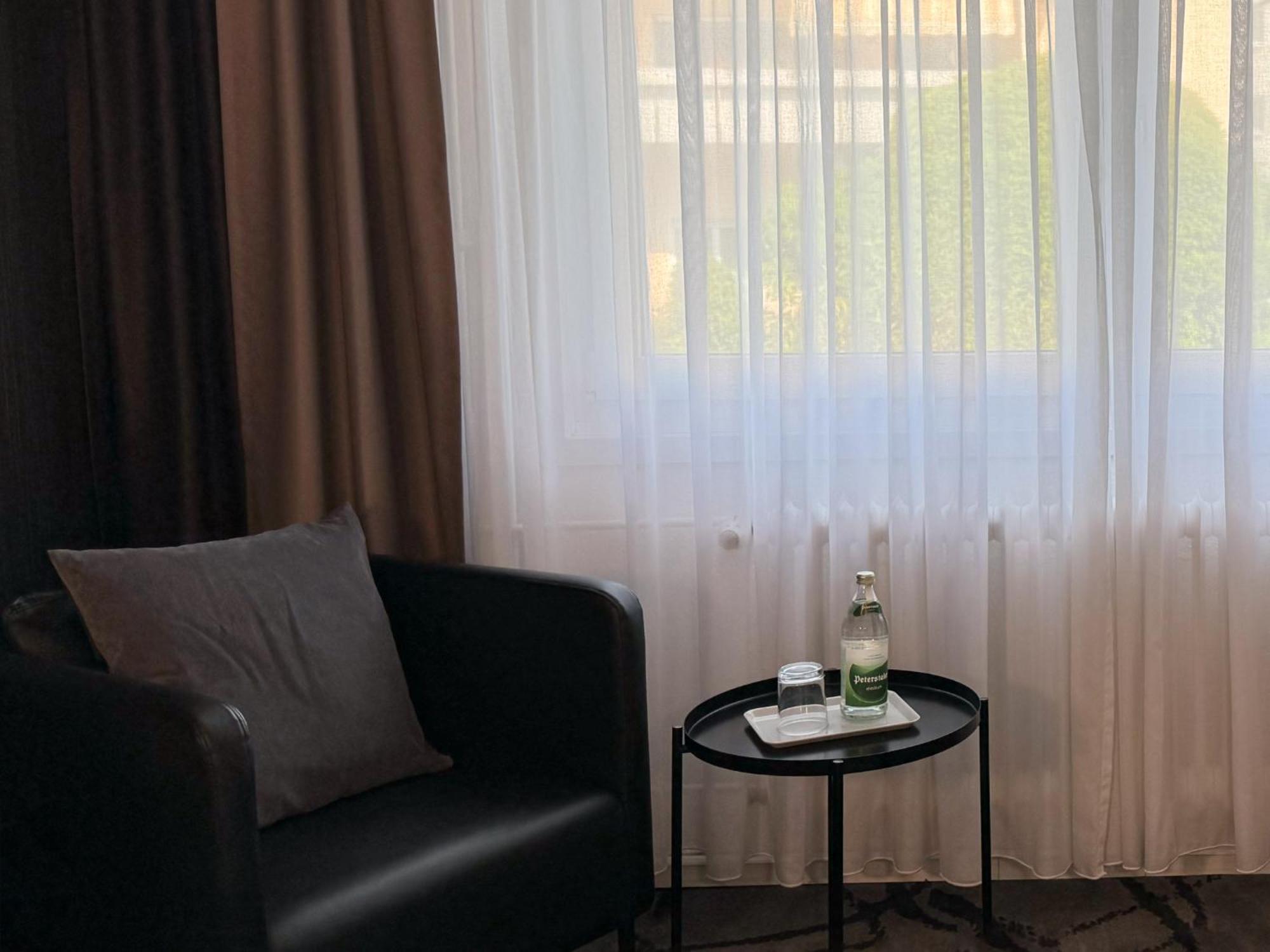 Eisberg Hotel Schwanen ラール エクステリア 写真