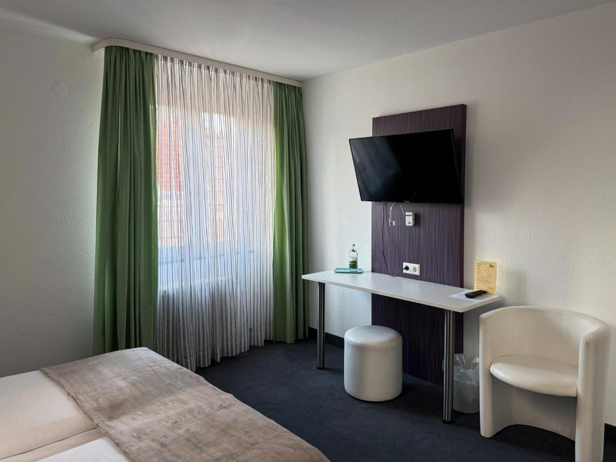 Eisberg Hotel Schwanen ラール エクステリア 写真