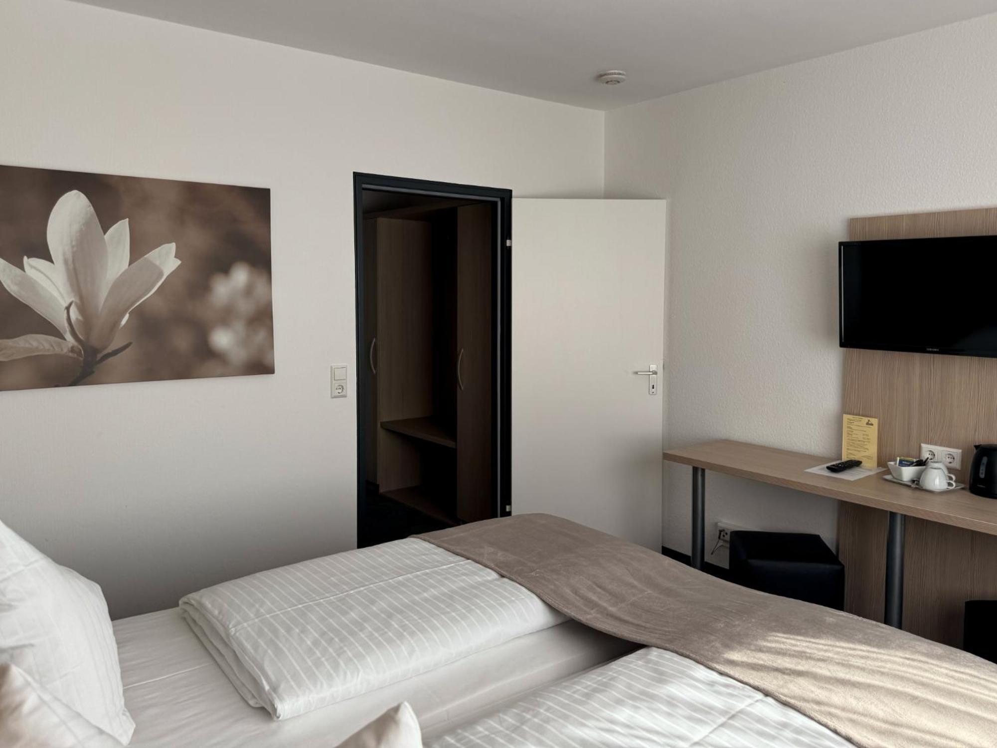 Eisberg Hotel Schwanen ラール エクステリア 写真