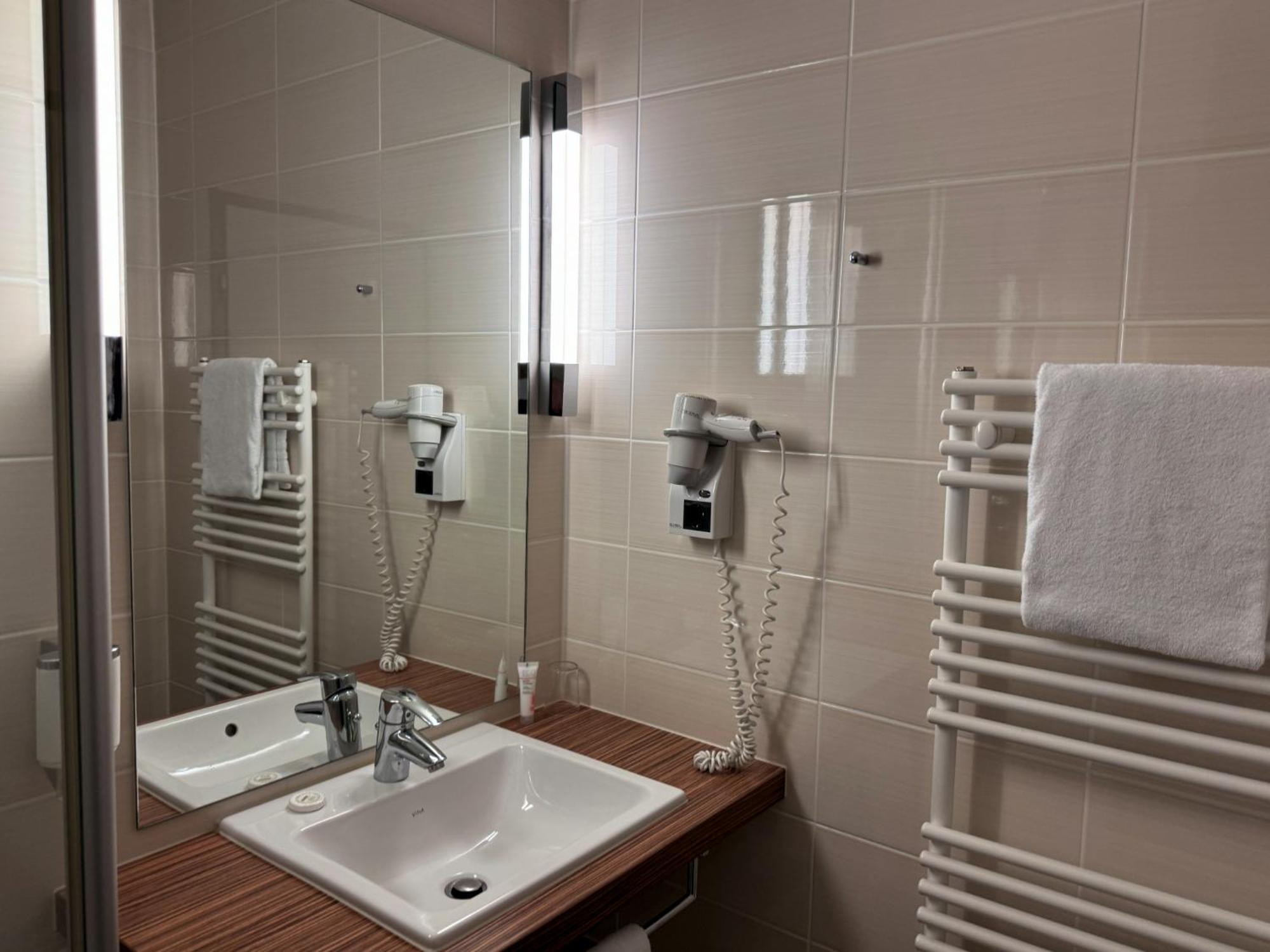 Eisberg Hotel Schwanen ラール エクステリア 写真