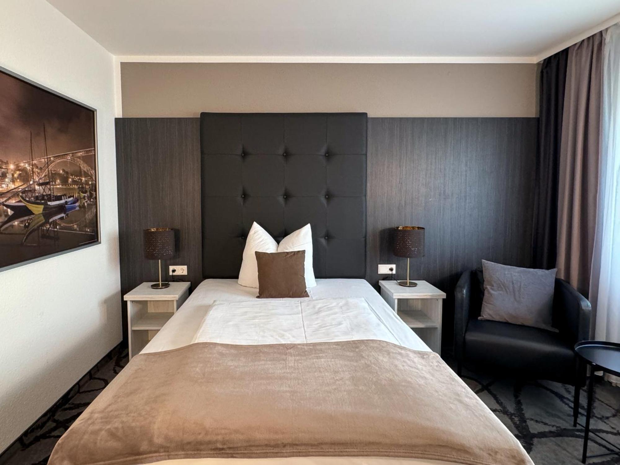 Eisberg Hotel Schwanen ラール エクステリア 写真