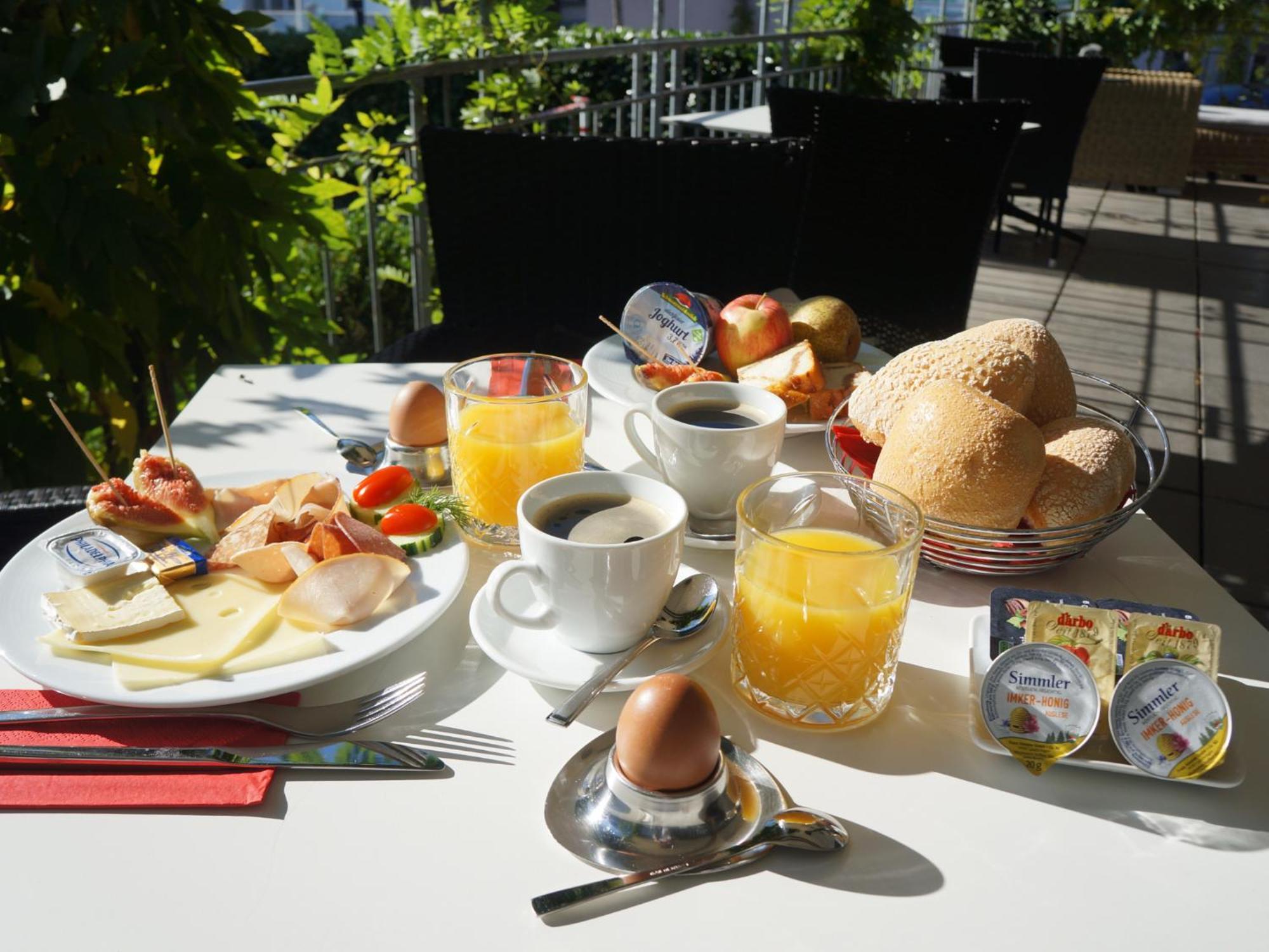 Eisberg Hotel Schwanen ラール エクステリア 写真